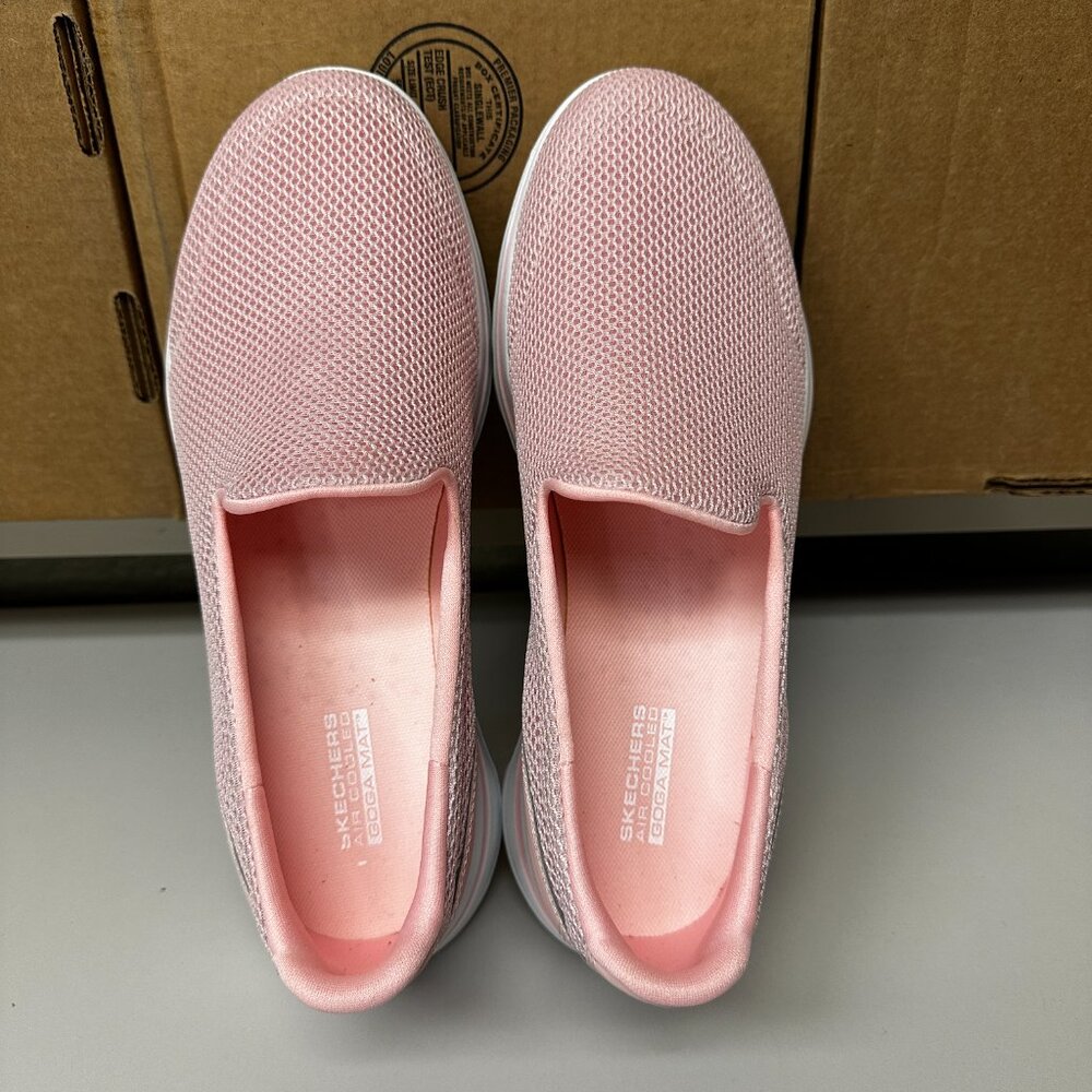 Sketchers slip on shoe - pink - size 8 - Picture 5 of 6